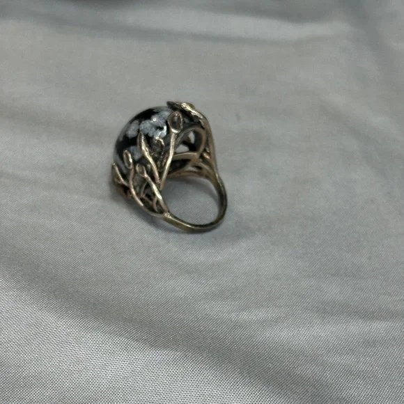 Black and White Snowflake Obsidian Statement Ring - Silver Tone - Picture 3 of 5